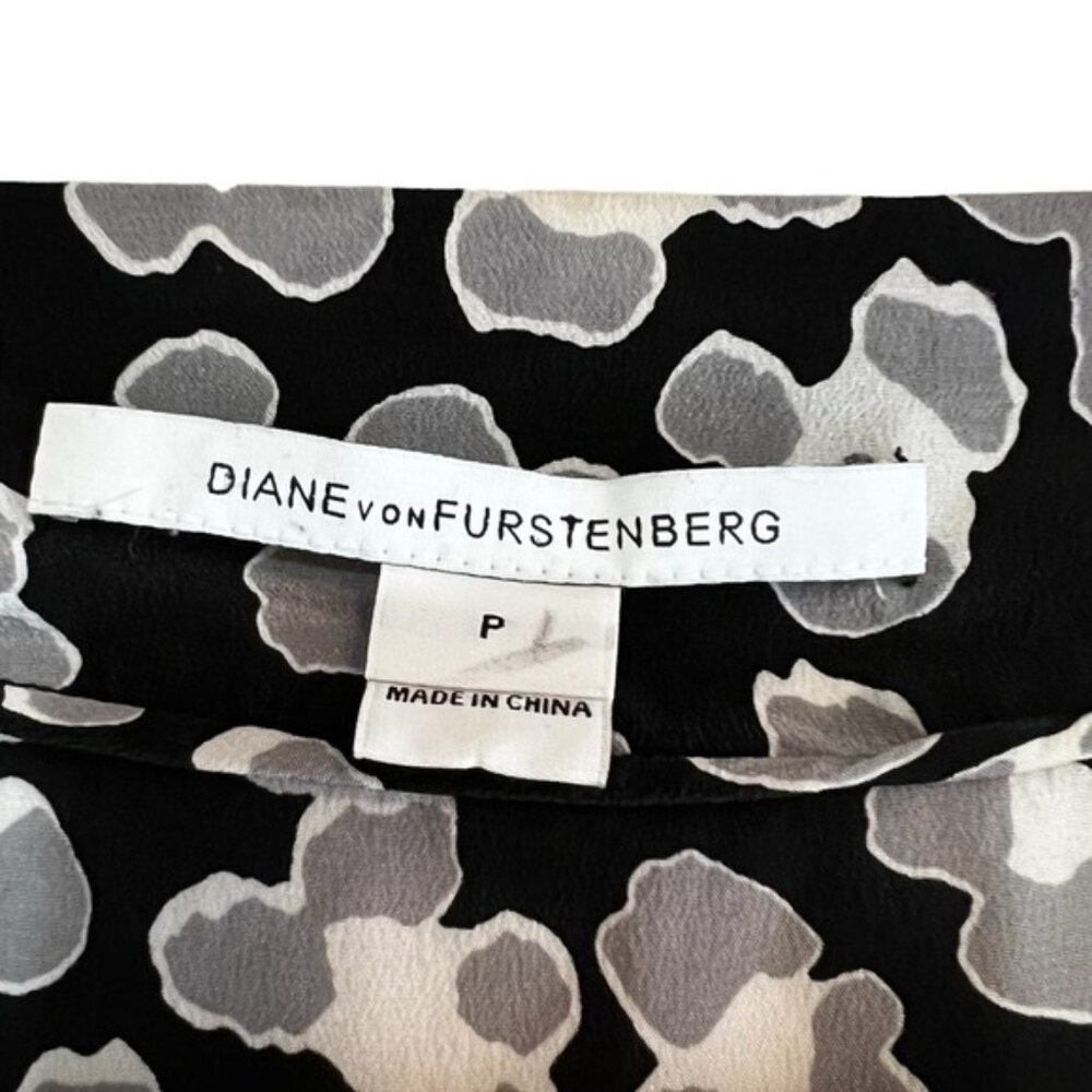 Diane Von Furstenberg silk hanky blouse oversized fit size S excellent condition - Picture 9 of 10